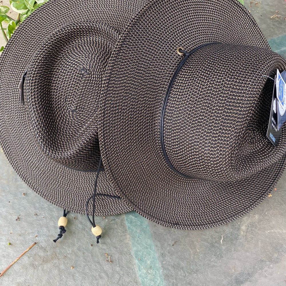 Walleroo’s Login Hat M/L